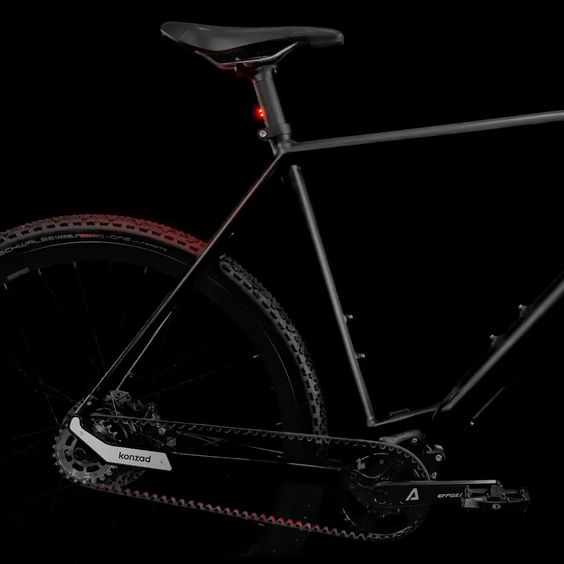 @konrad_bikes Urban gravel is a pure beauty 🖤

#gearbox #urbangravel #effigear #bikegearbox #konradbikes #urbangravel #gravel
